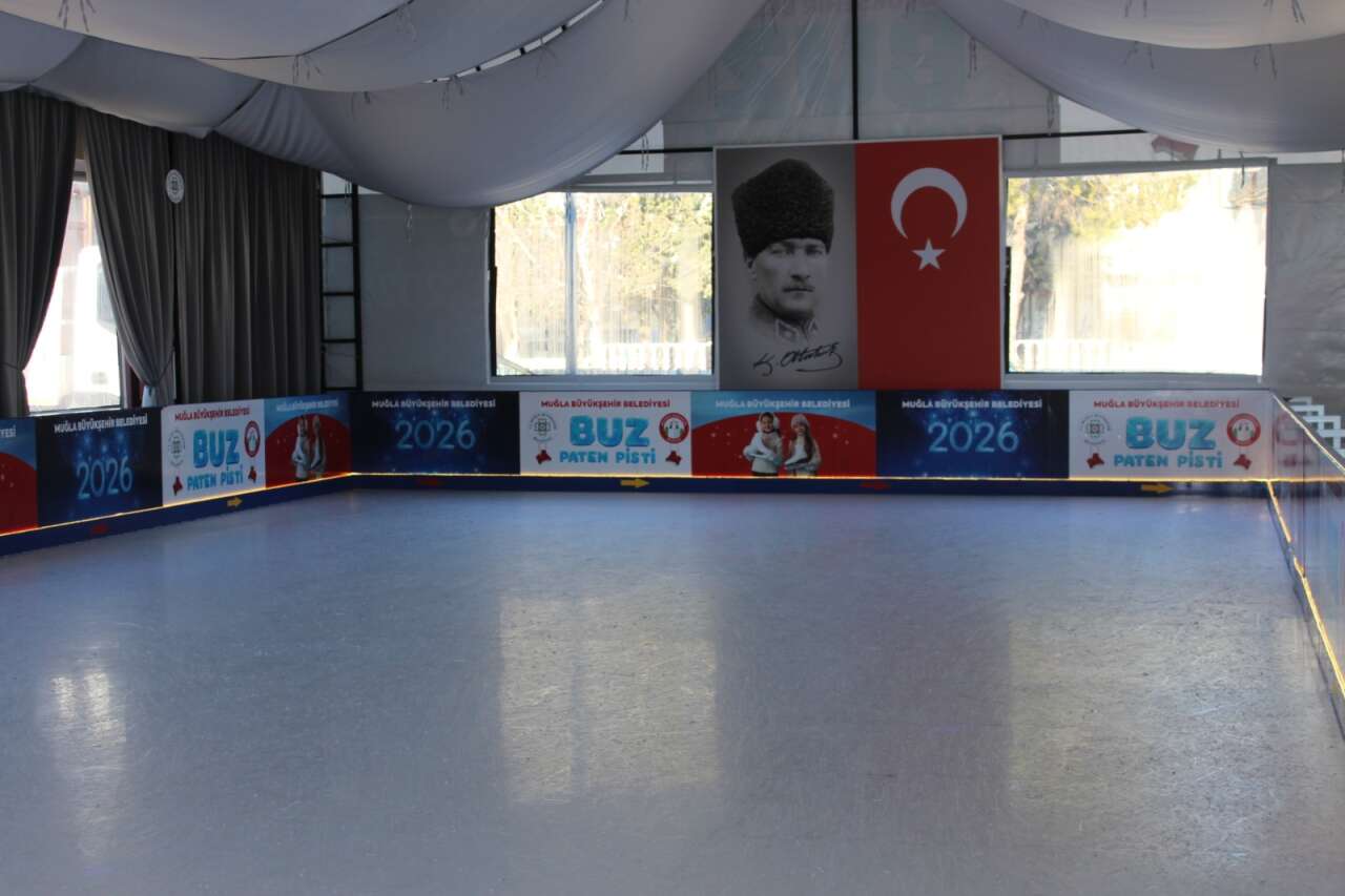 Muğla’da Buz Pisti Hizmete Açıldı: Yılbaşına Kadar Ücretsiz 3